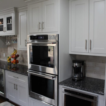 Starmark Beaded Inset Kitchen in Maple Knottingham Repose Grey & Peppercorn
