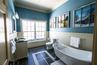 Inspiration for a cottage bathroom remodel in Toronto