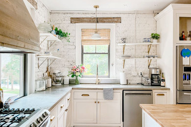Kitchen photo in Other