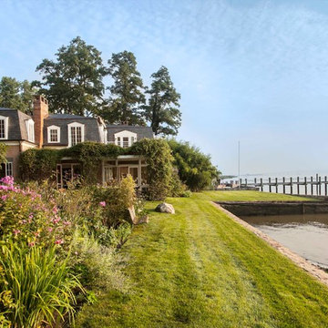 Residence along the Hudson