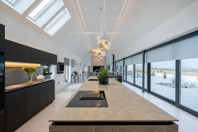 Design ideas for an expansive contemporary u-shaped open plan kitchen.