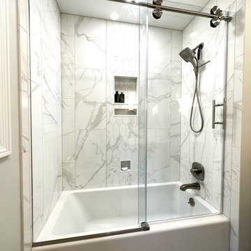 Starmark Main Bath in Peppercorn