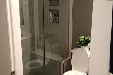 Example of a classic bathroom design in Vancouver