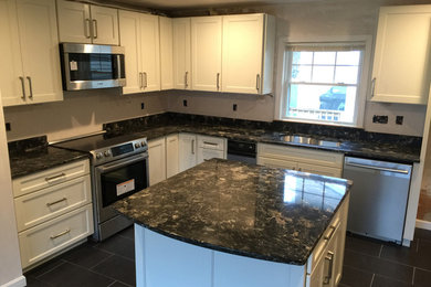 Kitchen - kitchen idea in San Diego