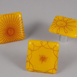 Knobs - Cabinet And Drawer Knobs