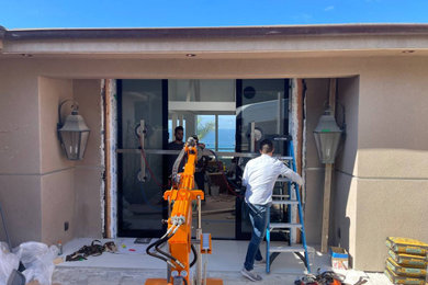 Example of a minimalist home design design in Los Angeles