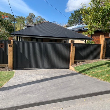 Feature front fence
