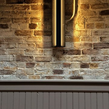 Faux brick downtown Chicago restaurant