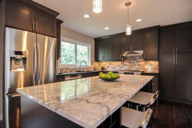 Kitchen - kitchen idea in Calgary