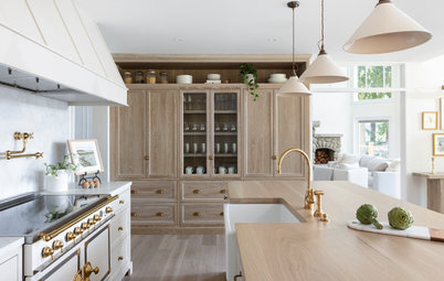 Kitchen of the Week: Airy Beach Style in a Lake House