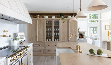 Kitchen of the Week: Airy Beach Style in a Lake House