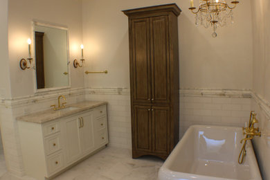 Bathroom - 1950s bathroom idea in Phoenix