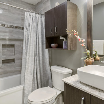 Modern Bathroom in Massillon