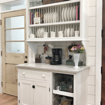 Classic Farmhouse Plate Rack