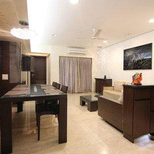 ムンバイの中サイズのモダンスタイルのLDKの画像 (ベージュの壁、大理石の床、暖炉なし)