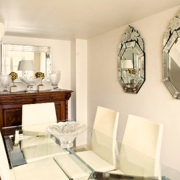 Cozy corner dining