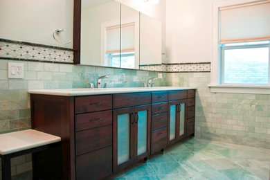 Example of a bathroom design in Chicago