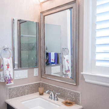 Girl's Bathroom