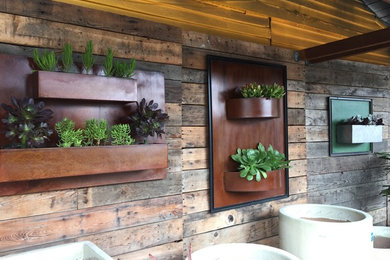 Example of a trendy patio design in Los Angeles