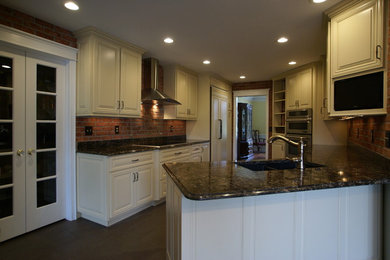 Example of a classic kitchen design in St Louis