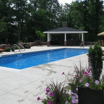 Springboro Pool & Outdoor Kitchen