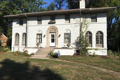 Traditional exterior home idea in Detroit