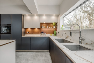 This is an example of a modern kitchen in Sussex.