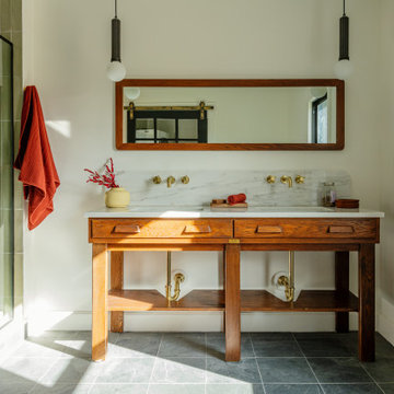 Philly House | 2nd Floor Bathroom