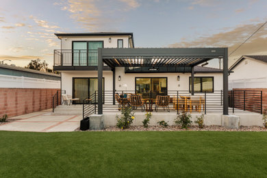 Inspiration for a transitional exterior home remodel in Los Angeles