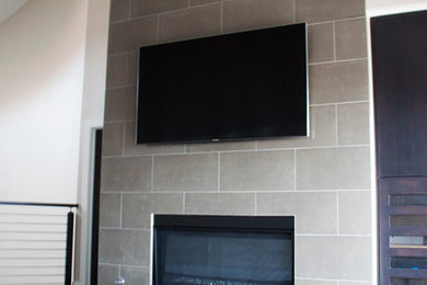 Example of a minimalist living room design in Orange County