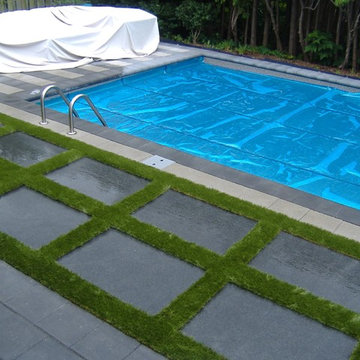 Pools with Artificial Grass