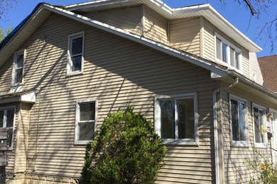 Arts and crafts exterior home photo in Detroit