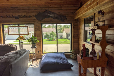 Inspiration for a rustic home design remodel in Cedar Rapids