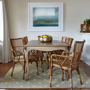 Idéer för lantliga kök med matplatser, med beige väggar, bambugolv och brunt golv