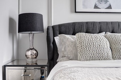 Bedroom - contemporary bedroom idea in Edmonton