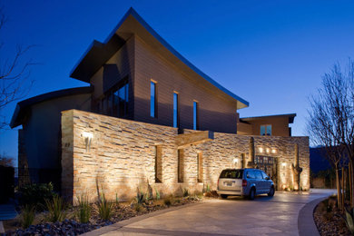 Exterior home photo in Dallas