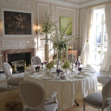 circular dining table