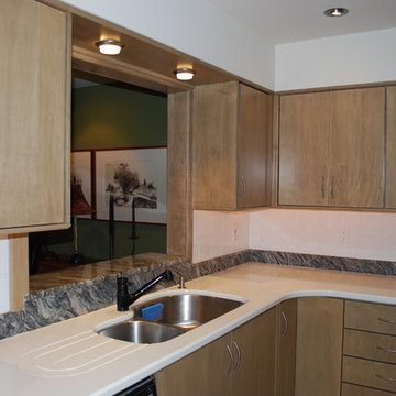 After:  Sleek Styled Refacing for a Lambertville, NJ Kitchen