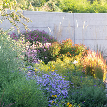 Un giardino collinare in stile Dutch Wave
