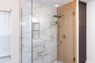 Bathroom - modern bathroom idea in Columbus
