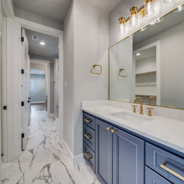 Modern: 4,950 ft², 4 BR/4 BA/2 ST