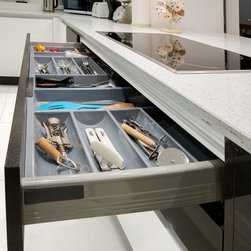 Solicitors mashable Mix-up Grey and White Handless - Kitchen Drawer Dividers