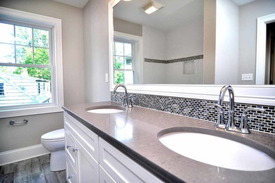 Example of a transitional bathroom design in Bridgeport
