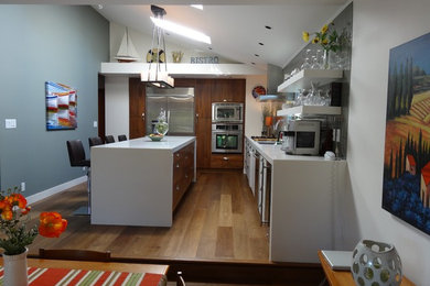 Trendy kitchen photo in Vancouver