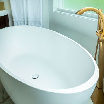 West Eugene Luxury Bath
