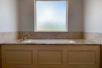 Bathroom - modern bathroom idea in New Orleans