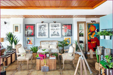 Living room photo in Kolkata