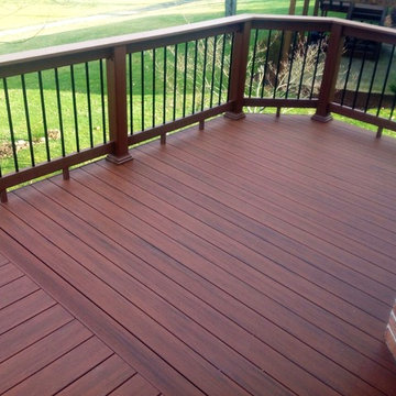 Timbertech Pacific Rosewood Decking with Timbertech BuildeRail Redwood