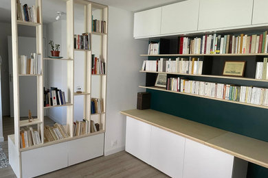 Cette image montre une salle de séjour minimaliste.