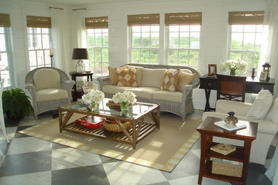 Example of a classic family room design in New York